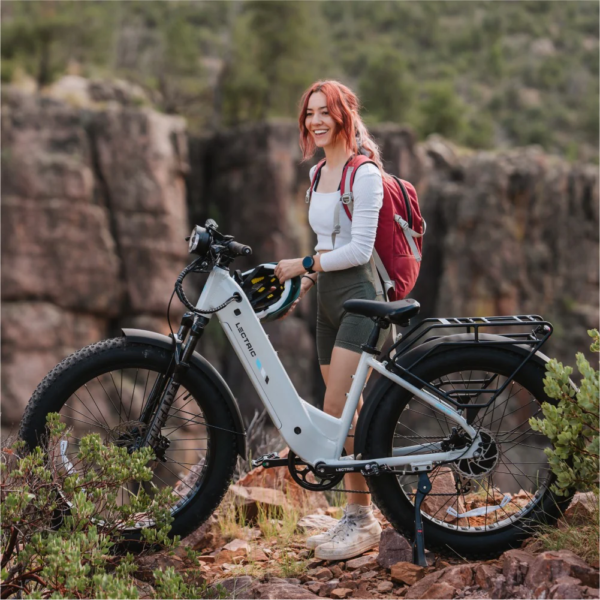 XPeak Step-Thru 2.0 Long-Range Stratus White eBike - Image 5