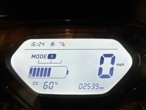 Niu MQi+ Sport Scooter - Image 4