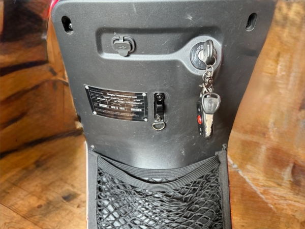 Niu MQi+ Sport Scooter - Image 5