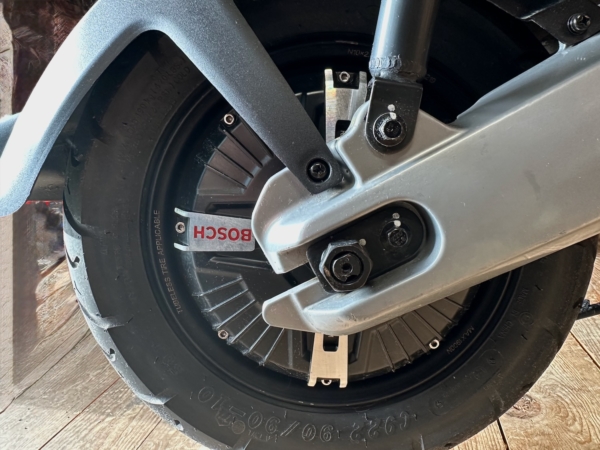 Niu MQi+ Sport Scooter - Image 8